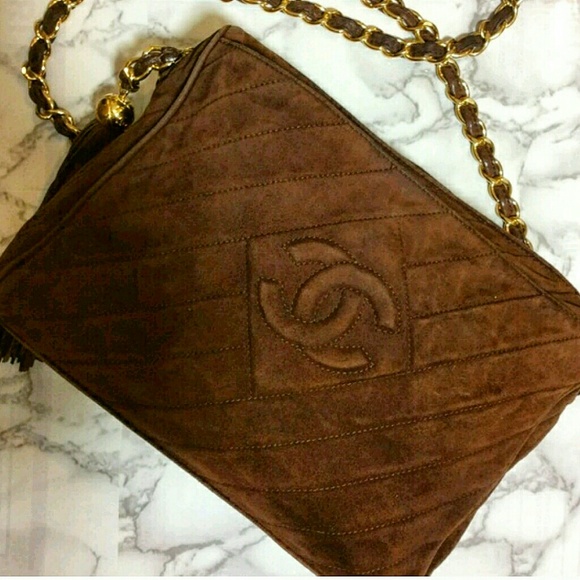 CHANEL Handbags - 💯 CHANEL® Quilted Crossbody bag